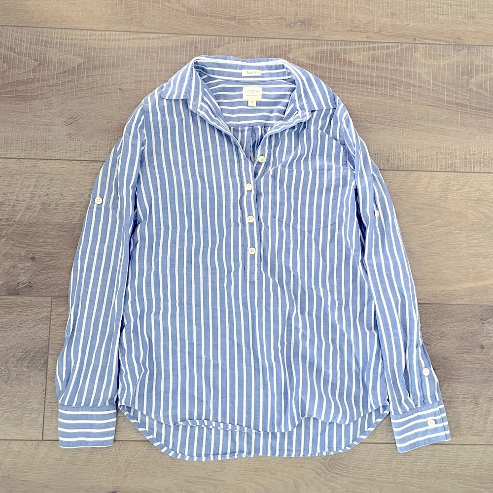 Jcrew Perfect fit button down collared sling sleeve top blue and white XS